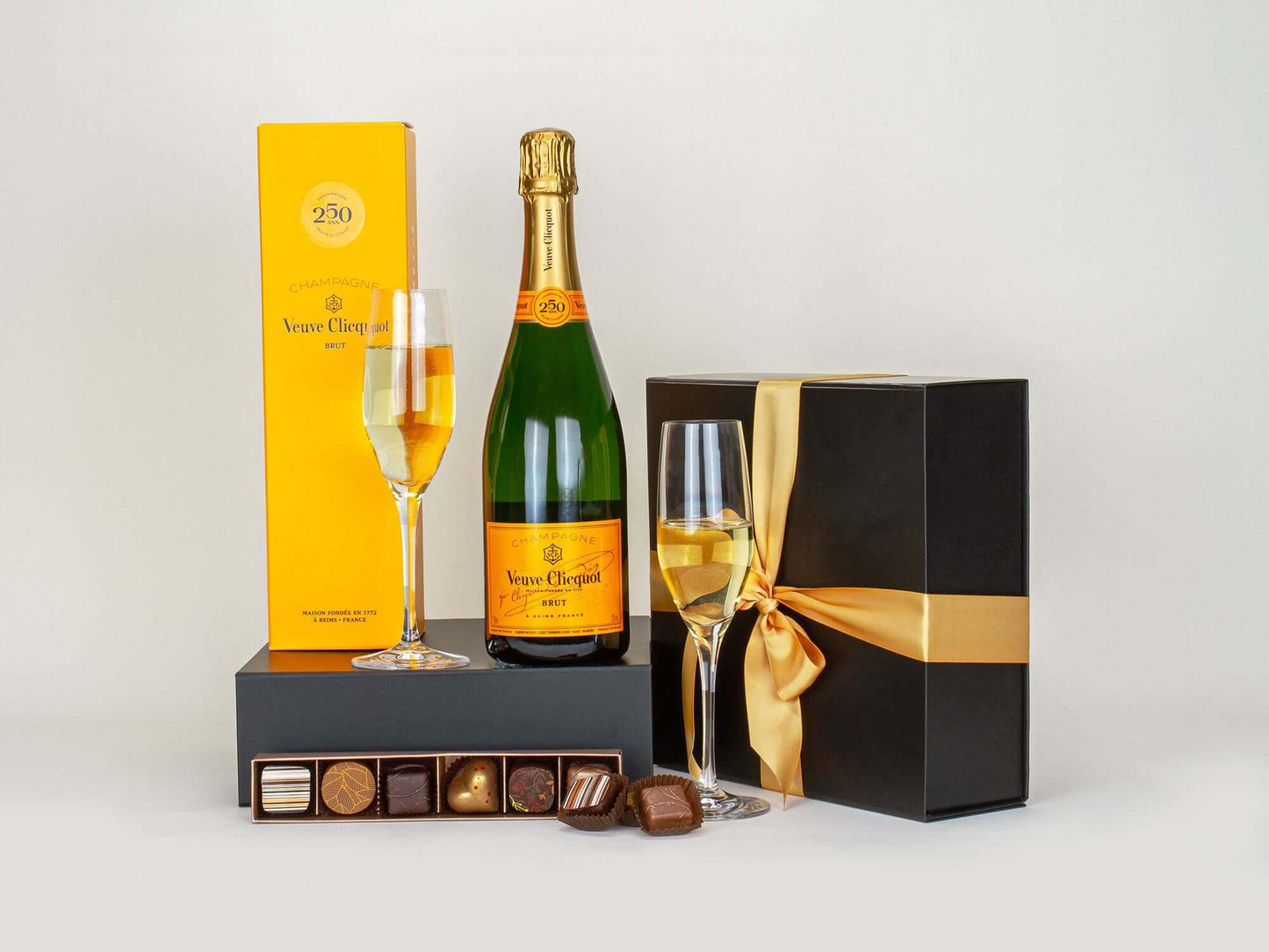 Veuve Clicquot & Flutes Gift Box - Oh Goodie