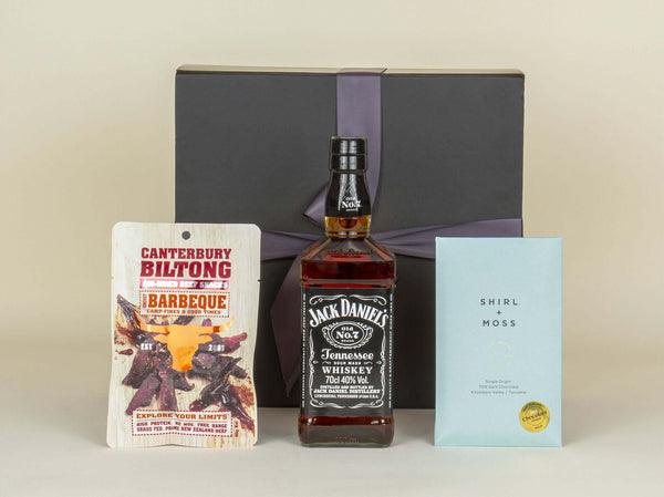 Whiskey & Snacks Gift Hamper - OhGoodie 